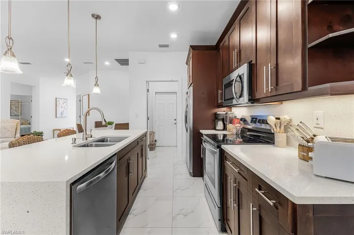 1015 Sw 15th Pl, Cape Coral, Florida 33991
