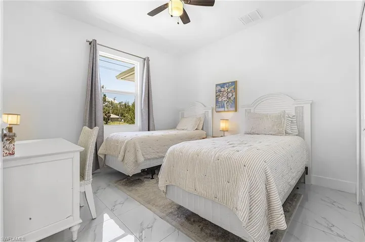 1015 Sw 15th Pl, Cape Coral, Florida 33991