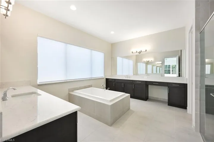 12216  Lotus  AVE, Naples, FL 34120