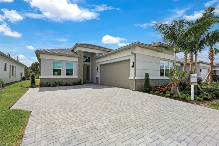 12216  Lotus  AVE, Naples, FL 34120