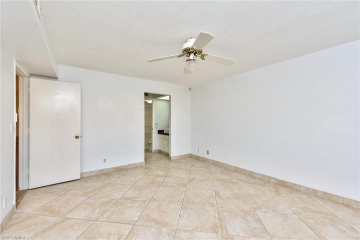 4130  Looking Glass  LN, Naples, FL 34112