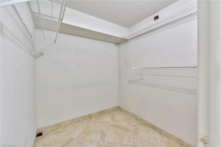 4130  Looking Glass  LN, Naples, FL 34112