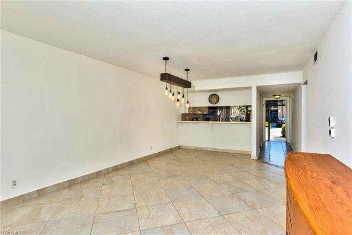 4130  Looking Glass  LN, Naples, FL 34112