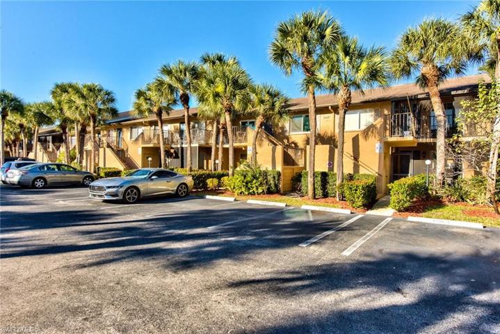 4130  Looking Glass  LN, Naples, FL 34112