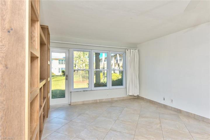 4130  Looking Glass  LN, Naples, FL 34112