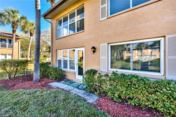 4130  Looking Glass  LN, Naples, FL 34112