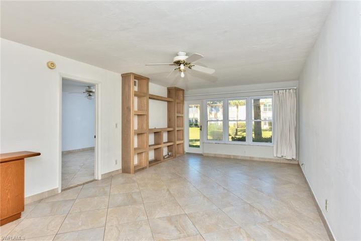 4130  Looking Glass  LN, Naples, FL 34112