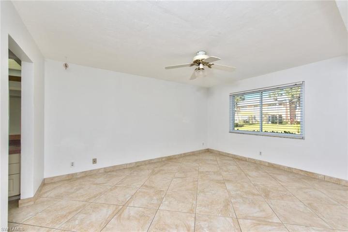 4130  Looking Glass  LN, Naples, FL 34112