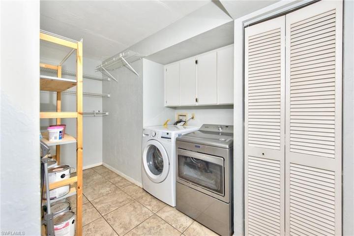 4130  Looking Glass  LN, Naples, FL 34112