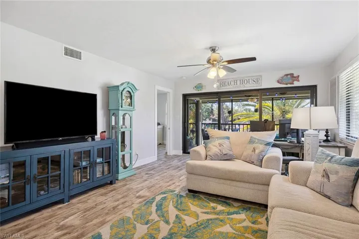 4967  Pepper  CIR, Naples, FL 34113