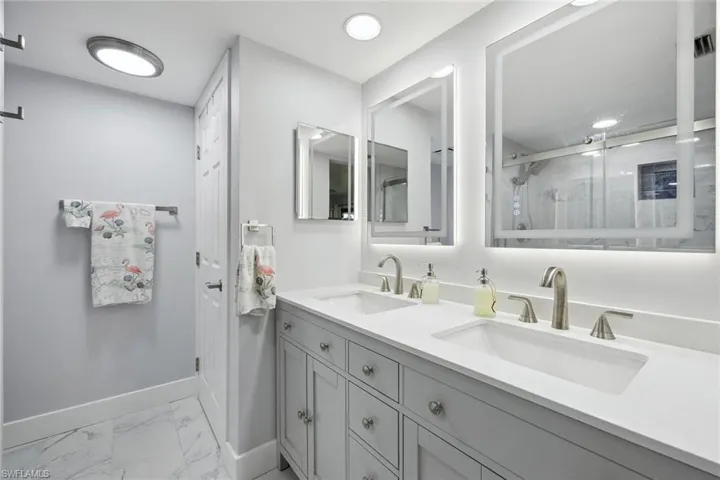 4967  Pepper  CIR, Naples, FL 34113