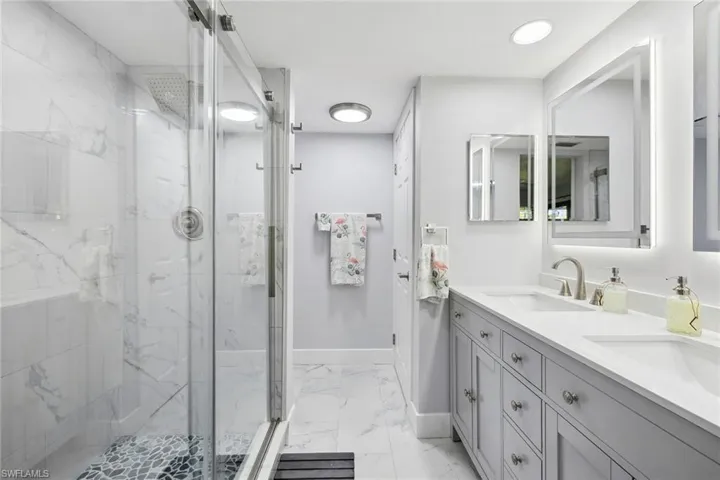 4967  Pepper  CIR, Naples, FL 34113