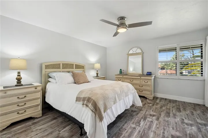 4967  Pepper  CIR, Naples, FL 34113