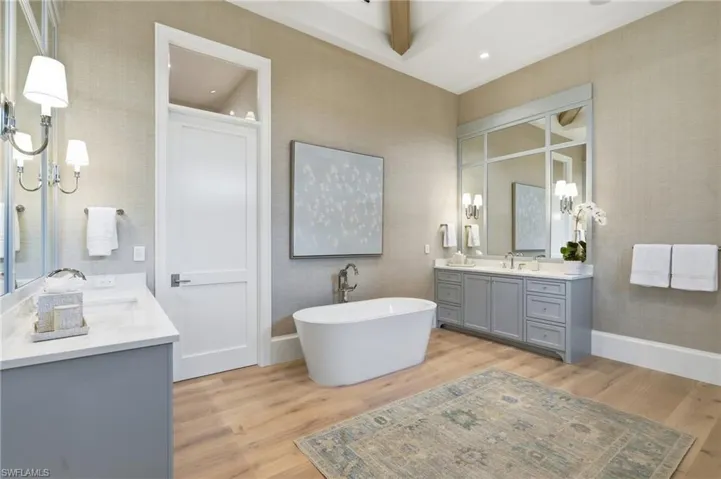 4865 Whispering Pine Way, Naples, Florida 34103