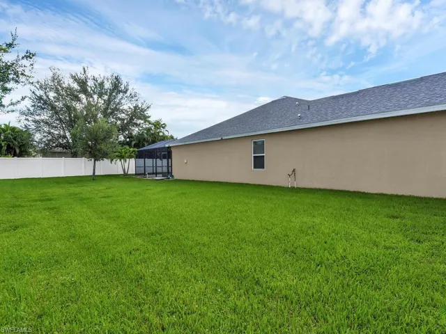 Great location at the back of the neighborhood