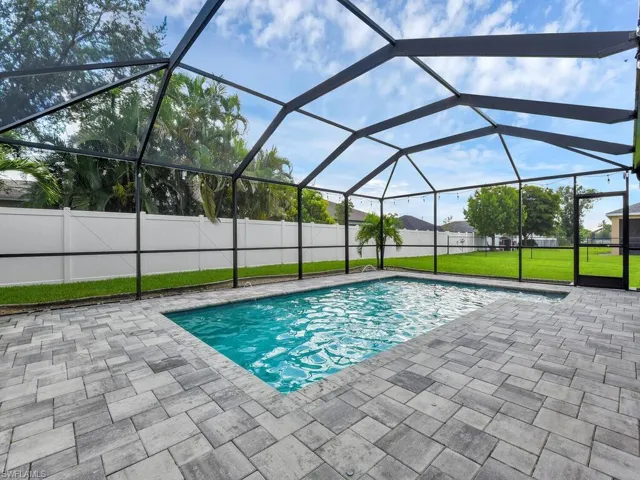 Fully fenced property on over 1/3 acre!