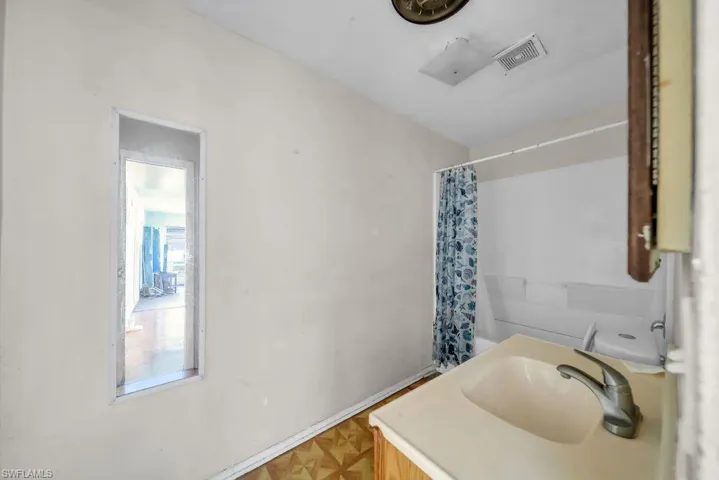 1840  Lafayette  ST, Fort Myers, FL 33901