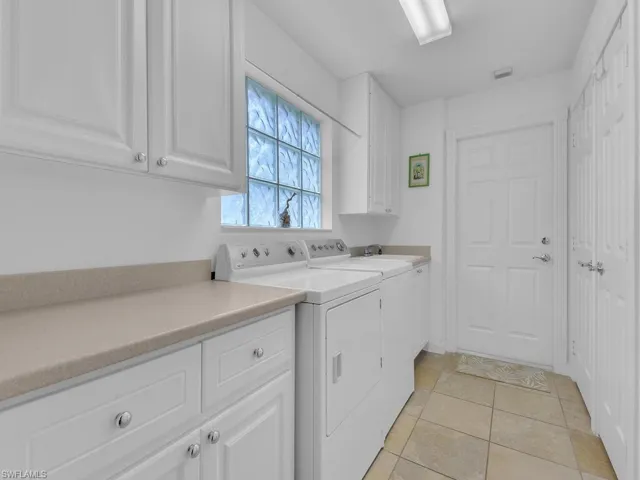 8084  Xenia  LN, Naples, FL 34114