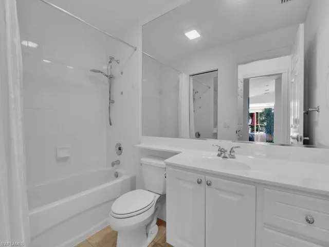 8084  Xenia  LN, Naples, FL 34114
