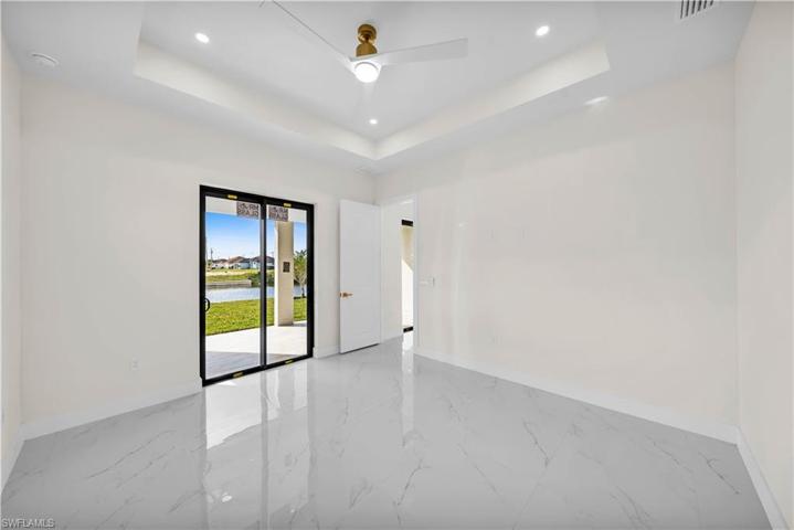 10 NE 6th ST, CAPE CORAL FL 33909