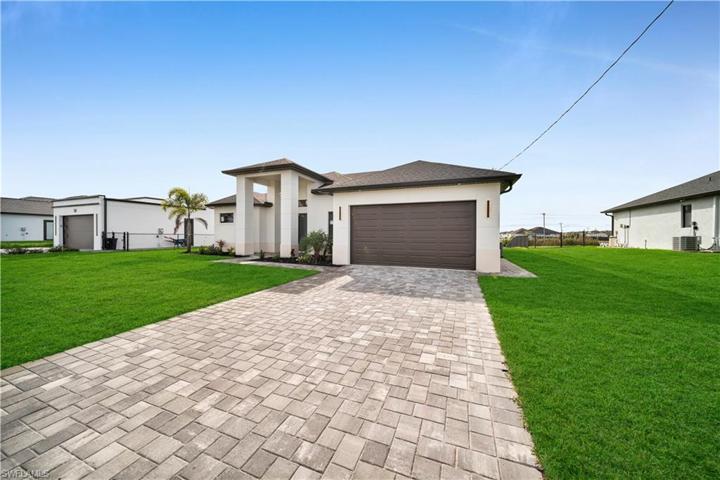10 NE 6th ST, CAPE CORAL FL 33909