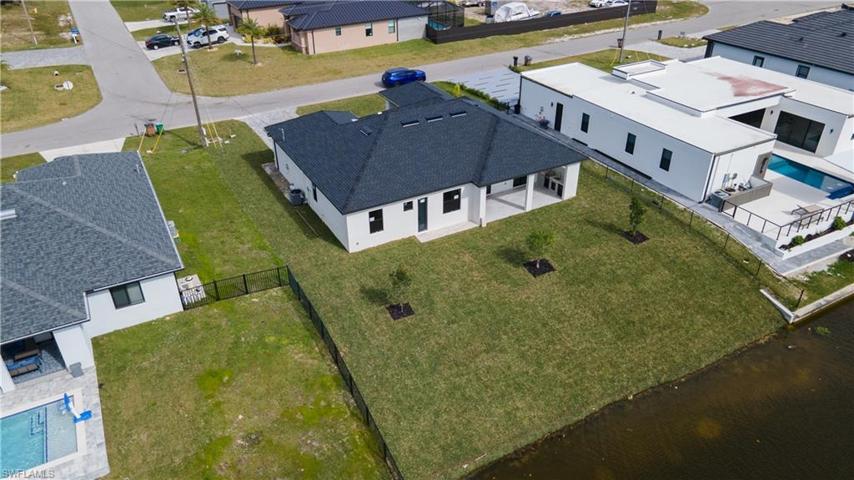 10 NE 6th ST, CAPE CORAL FL 33909