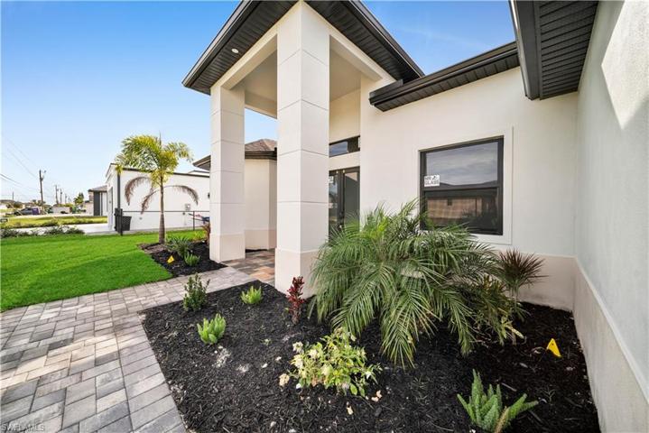 10 NE 6th ST, CAPE CORAL FL 33909