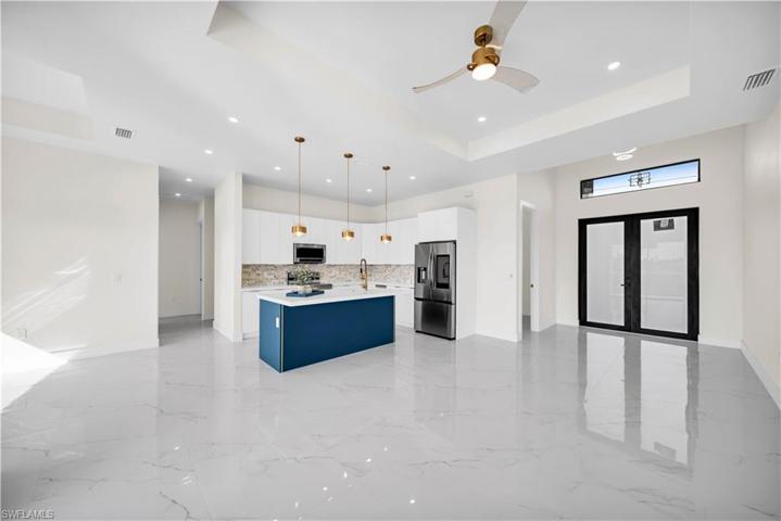 10 NE 6th ST, CAPE CORAL FL 33909