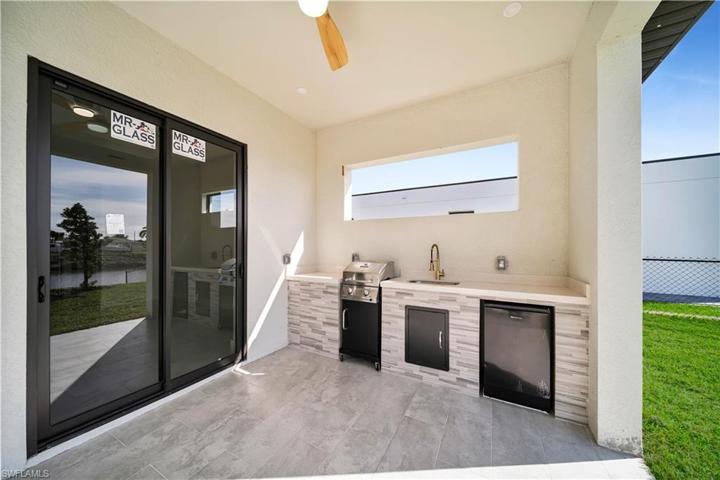 10 NE 6th ST, CAPE CORAL FL 33909
