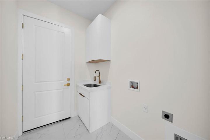 10 NE 6th ST, CAPE CORAL FL 33909