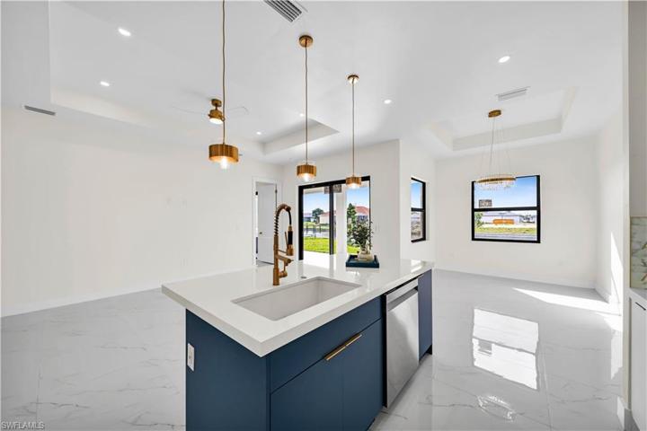 10 NE 6th ST, CAPE CORAL FL 33909