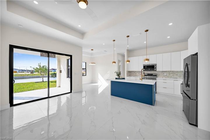 10 NE 6th ST, CAPE CORAL FL 33909