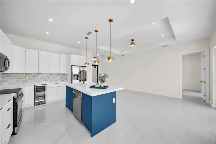 10 NE 6th ST, CAPE CORAL FL 33909