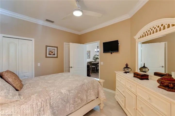 1118 Sweetwater Ln 1305, Naples, Florida 34110