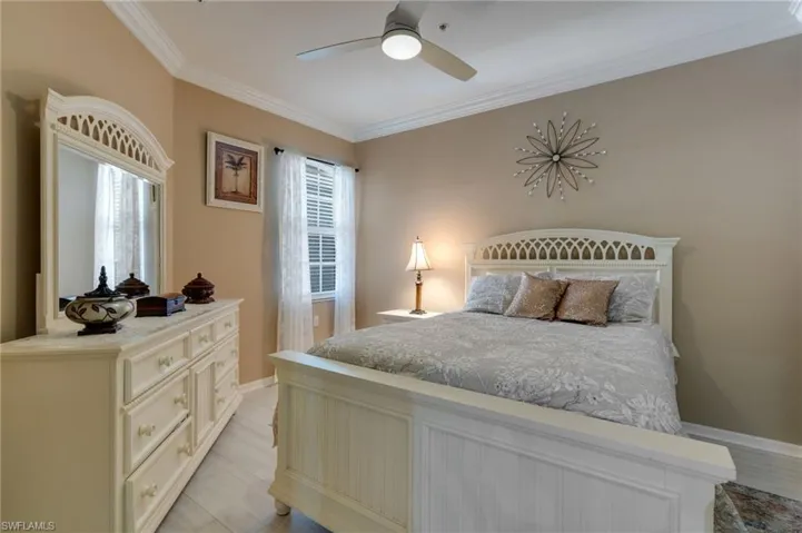 1118 Sweetwater Ln 1305, Naples, Florida 34110