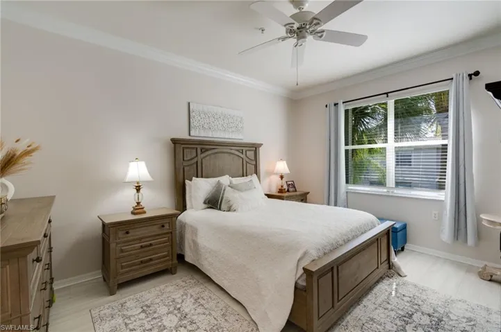 1118 Sweetwater Ln 1305, Naples, Florida 34110