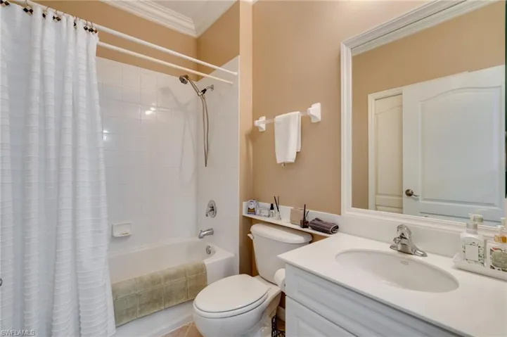 1118 Sweetwater Ln 1305, Naples, Florida 34110