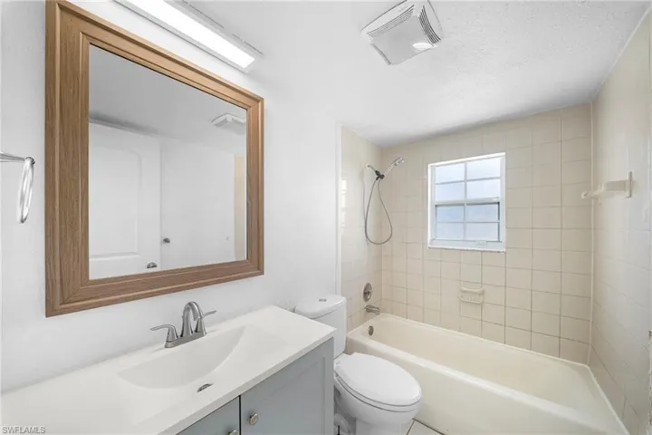 13401 Pine Needle Ln, Fort Myers, Florida 33908