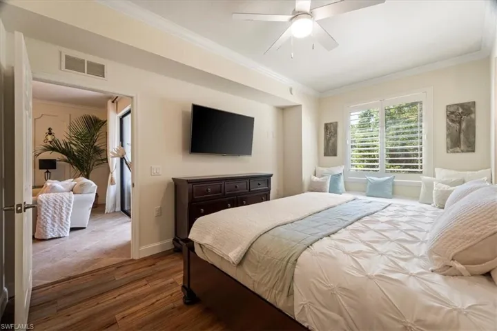 9832  Venezia  CIR, Naples, FL 34113