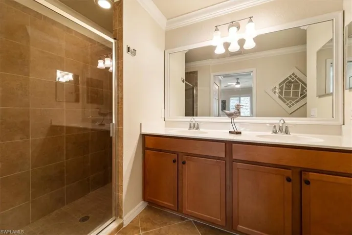 9832  Venezia  CIR, Naples, FL 34113