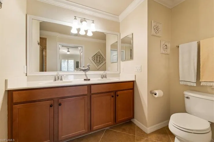 9832  Venezia  CIR, Naples, FL 34113