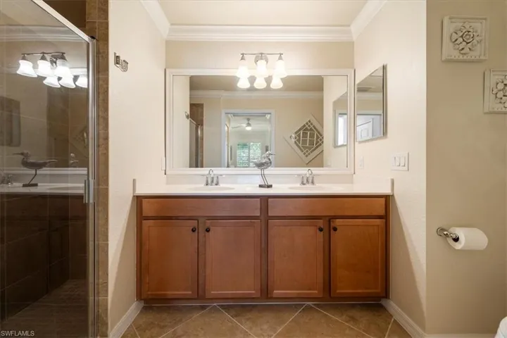 9832  Venezia  CIR, Naples, FL 34113