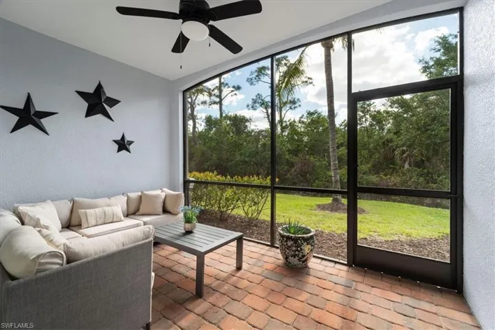 9832  Venezia  CIR, Naples, FL 34113
