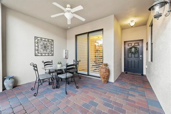 9832  Venezia  CIR, Naples, FL 34113