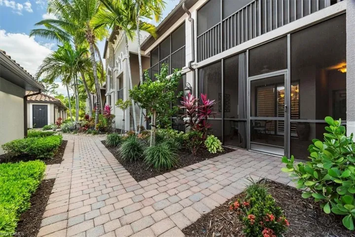 9832  Venezia  CIR, Naples, FL 34113