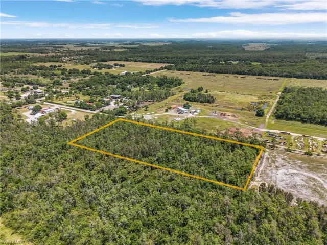 423  F  RD, Labelle, FL 33935
