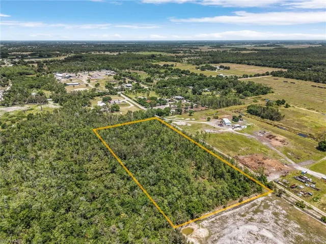 423  F  RD, Labelle, FL 33935