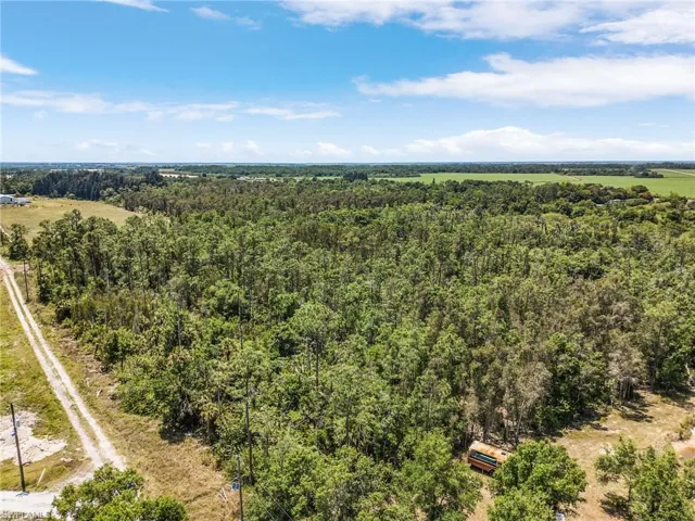 423  F  RD, Labelle, FL 33935