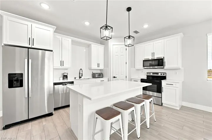 2830 Nw 46th Pl, Cape Coral, Florida 33993