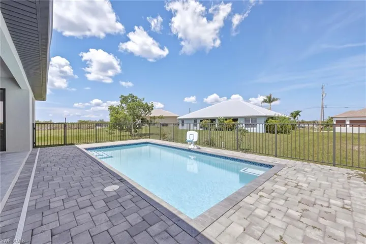 2830 Nw 46th Pl, Cape Coral, Florida 33993